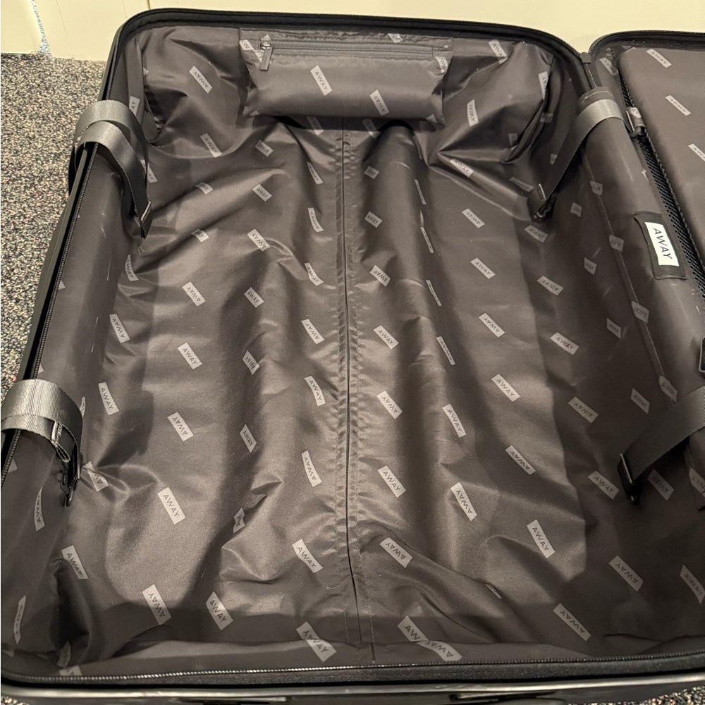 Away ‘Medium’ Midnight Blue Travel Suitcase - Picture 6 of 13